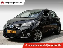 Zwart Gebruikt 2017 Toyota Yaris Hatchback | € 11.940 (Eerlijke prijs)