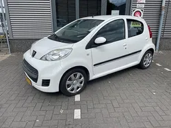 Wit Gebruikt 2011 Peugeot 107 Hatchback | € 3.950 (Eerlijke prijs)