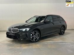 Grijs Gebruikt 2023 BMW 320 M Sport Stationwagen | € 36.400 (Eerlijke prijs)