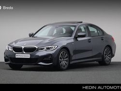 Grijs Gebruikt 2022 BMW 318 Executive Sedan | € 35.880 (Eerlijke prijs)