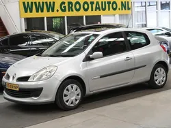 Grijs Gebruikt 2007 Renault Clio II Rip Curl Hatchback | € 1.744 (Eerlijke prijs)