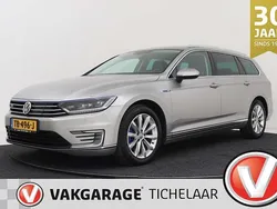 Grijs, metallic lak Gebruikt 2015 VW Passat Highline Stationwagen | € 13.399 (Eerlijke prijs)