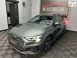 Grijs, metallic lak Gebruikt 2023 Audi A3 Sportback e-tron S-Line Sedan | € 36.950 (Eerlijke prijs)