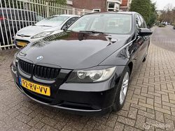 Zwart Gebruikt 2005 BMW 318 Sedan | € 4.950 (Eerlijke prijs)