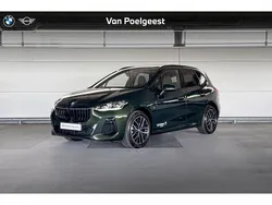 Sanremo grun metallic (c4e) (groen metallic) Nieuw 2025 BMW 225 Active Tourer Comfort Edition MPV | € 59.705