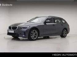 Grijs Gebruikt 2021 BMW 320 Sport Line Stationwagen | € 32.895 (Eerlijke prijs)