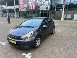Grijs Gebruikt 2012 Kia Rio MPV | € 2.500 (Goede deal)