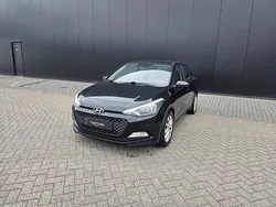 Zwart Gebruikt 2015 Hyundai i20 Comfort Hatchback | € 5.995 (Eerlijke prijs)