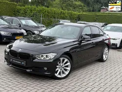 Zwart Gebruikt 2013 BMW 320 Efficient Dynamics Sedan | € 13.950 (Duur)