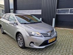 Grijs Gebruikt 2014 Toyota Avensis Business Edition Stationwagen | € 7.999 (Eerlijke prijs)