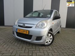 Grijs (metallic) Gebruikt 2009 Daihatsu Cuore Hatchback | € 2.250 (Eerlijke prijs)