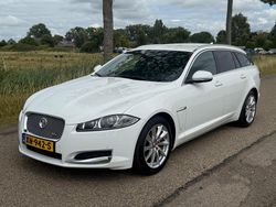 Wit Gebruikt 2015 Jaguar XF Prestige Sedan | € 10.550