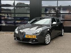 Grijs Gebruikt 2012 Alfa Romeo Giulietta Distinctive Hatchback | € 8.799 (Eerlijke prijs)