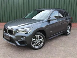 Grijs, metallic lak Gebruikt 2017 BMW X1 Executive SUV | € 25.950 (Eerlijke prijs)