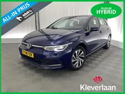 Blauw Gebruikt 2021 VW Golf VIII Style Hatchback | € 24.995 (Eerlijke prijs)