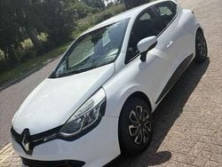 Wit Gebruikt 2014 Renault Clio IV Expression Hatchback | € 4.999 (Eerlijke prijs)