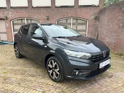 Grijs Gebruikt 2021 Dacia Sandero Essentiel Hatchback | € 14.995 (Iets duurder)