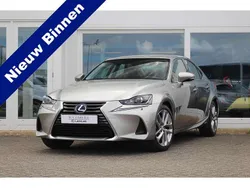 Grijs Gebruikt 2017 Lexus IS300h Business Edition Sedan | € 20.940 (Eerlijke prijs)