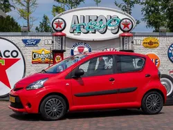 Rood Gebruikt 2013 Toyota Aygo Hatchback | € 6.950 (Eerlijke prijs)