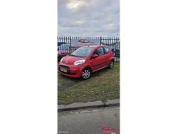 Rood Gebruikt 2006 Citroën C1 Hatchback | € 650 (Goede deal)