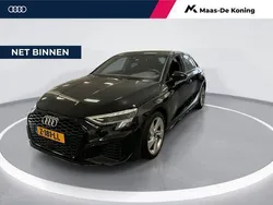 Zwart, metallic lak Gebruikt 2024 Audi A3 Sportback Design Hatchback | € 36.840 (Eerlijke prijs)