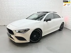 Wit, metallic lak Gebruikt 2020 Mercedes CLA180 AMG Sedan | € 29.999 (Eerlijke prijs)