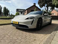 Grijs Gebruikt 2022 Porsche Taycan Sedan | € 60.900 (Eerlijke prijs)