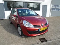 Hatchback Gebruikt 2006 Renault Clio II Hatchback | € 3.450 (Iets duurder)