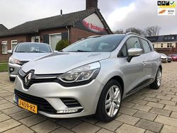 Grijs (metallic) Gebruikt 2020 Renault Clio GrandTour Zen Stationwagen | € 9.940 (Eerlijke prijs)