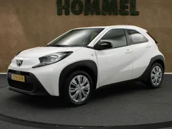 Wit Gebruikt 2023 Toyota Aygo Play Hatchback | € 19.145 (Goede deal)