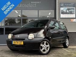 Zwart Gebruikt 2006 Renault Twingo Initiale Hatchback | € 1.490 (Eerlijke prijs)