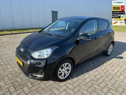 Zwart Gebruikt 2020 Hyundai i10 Premium Hatchback | € 8.999 (Goede deal)