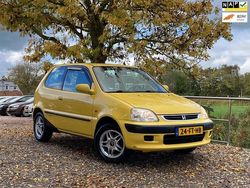Geel Gebruikt 2000 Honda Logo Hatchback | € 1.850