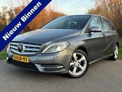 Grijs Gebruikt 2014 Mercedes B200 Prestige MPV | € 14.950 (Eerlijke prijs)