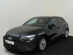 Zwart Gebruikt 2023 Audi A3 Sportback Advanced Hatchback | € 30.750 (Eerlijke prijs)