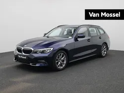Blauw Gebruikt 2021 BMW 318 Executive Stationwagen | € 32.945 (Eerlijke prijs)