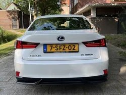 Wit Gebruikt 2013 Lexus IS300h Sedan | € 15.450 (Iets duurder)