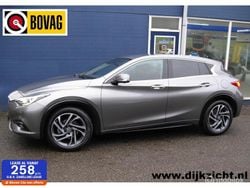 Grijs Gebruikt 2016 Infiniti Q30 Premium Hatchback | € 15.945