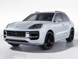 Dolomietzilver metallic Gebruikt 2024 Porsche Cayenne SUV | € 139.900