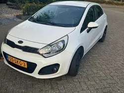 Wit Gebruikt 2012 Kia Rio MPV | € 5.500 (Iets duurder)