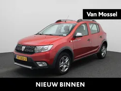 Rood Gebruikt 2017 Dacia Sandero Lauréate Hatchback | € 8.400 (Eerlijke prijs)