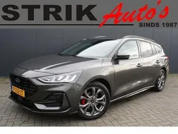 Grijs Gebruikt 2022 Ford Focus ST-Line Stationwagen | € 20.789 (Eerlijke prijs)