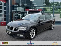 Zwart Gebruikt 2022 VW Passat Business Stationwagen | € 24.950 (Eerlijke prijs)