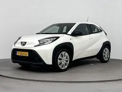 Wit Gebruikt 2023 Toyota Aygo Play Hatchback | € 16.400 (Goede deal)