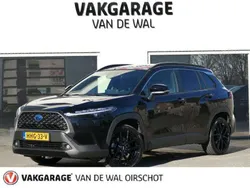 Zwart, metallic lak Gebruikt 2023 Toyota Corolla Cross Style SUV | € 38.900 (Eerlijke prijs)