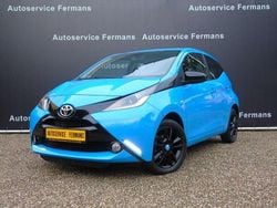 Blauw, metallic lak Gebruikt 2015 Toyota Aygo Edition Hatchback | € 8.950 (Iets duurder)