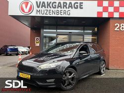 Zwart Gebruikt 2016 Ford Focus ST-Line Stationwagen | € 12.945 (Iets duurder)