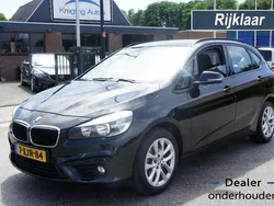Zwart, metallic lak Gebruikt 2014 BMW 218 Executive MPV | € 11.950 (Eerlijke prijs)