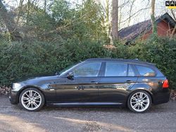 Zwart, metallic lak Gebruikt 2013 BMW 325 M Sport Stationwagen | € 11.995 (Super prijs)