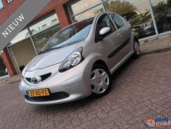 Grijs Gebruikt 2007 Toyota Aygo Sport Hatchback | € 4.950 (Eerlijke prijs)